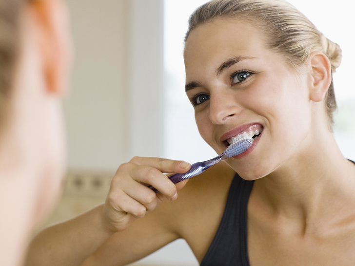 8 простых привычек, от которых ваши зубы станут белее