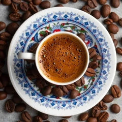 Не только смартфоны, кофе и специи: что подорожает в апреле из-за конфликта на Ближнем Востоке