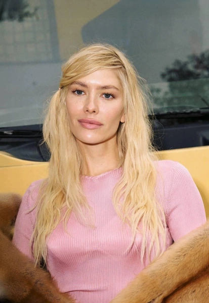 Лена Перминова | www.starhit.ru