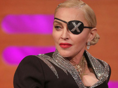 Мадонна показала, как выглядят ее ягодицы с имплантами