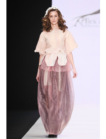 Коллективный показ молодых дизайнеров Лены Карнауховой