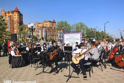 В унисон с любимым городом: праздничный концерт на набережной