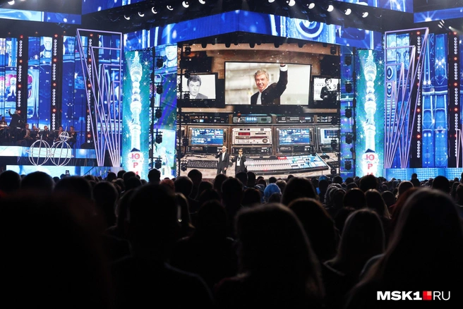 Александр Буйнов и Александр Маршал почтили память телеведущего Юрия Николаева песней «Друг» | Источник: Татьяна Спиридонова / MSK1.RU