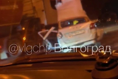 В Волгограде сняли на видео жесткую аварию с младенцем