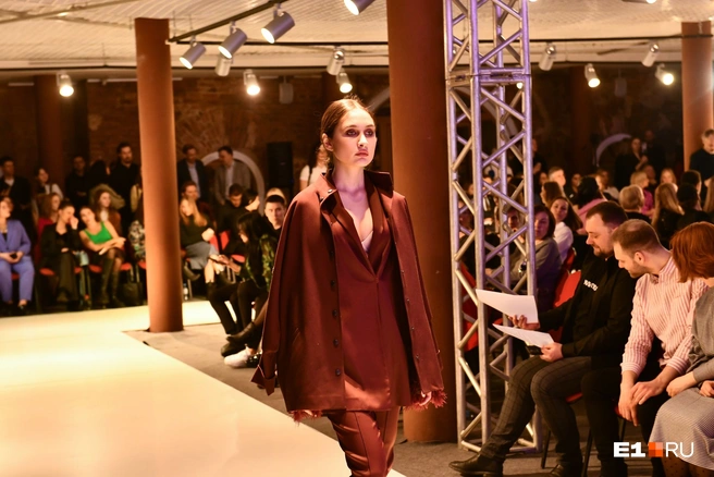 Лошадь любит всё свободное и струящееся | Источник: Дмитрий Емельянов / E1.RU