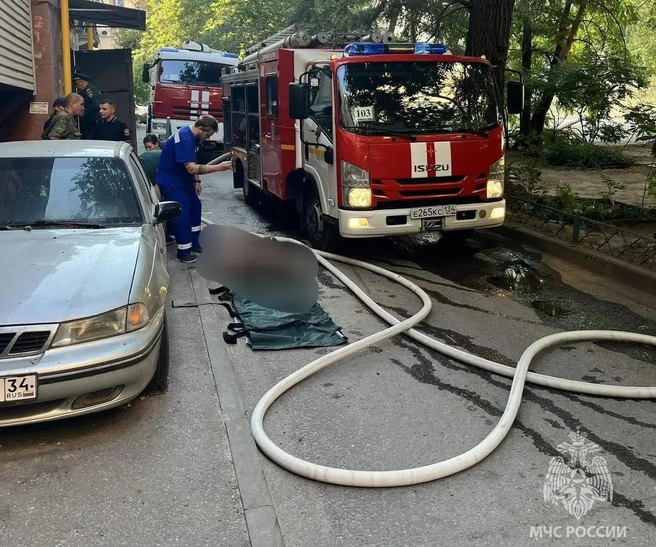 Мужчина получил при пожаре сильнейшие ожоги и умер в реанимации | Источник: ГУ МЧС России по Волгоградской области