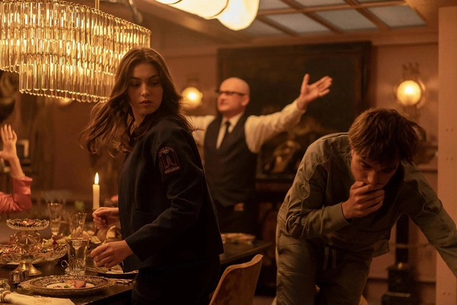 Источник: Кадр из фильма «Микки 17» (18+), реж. Пон Чжун-хо (Warner Bros., 2025)