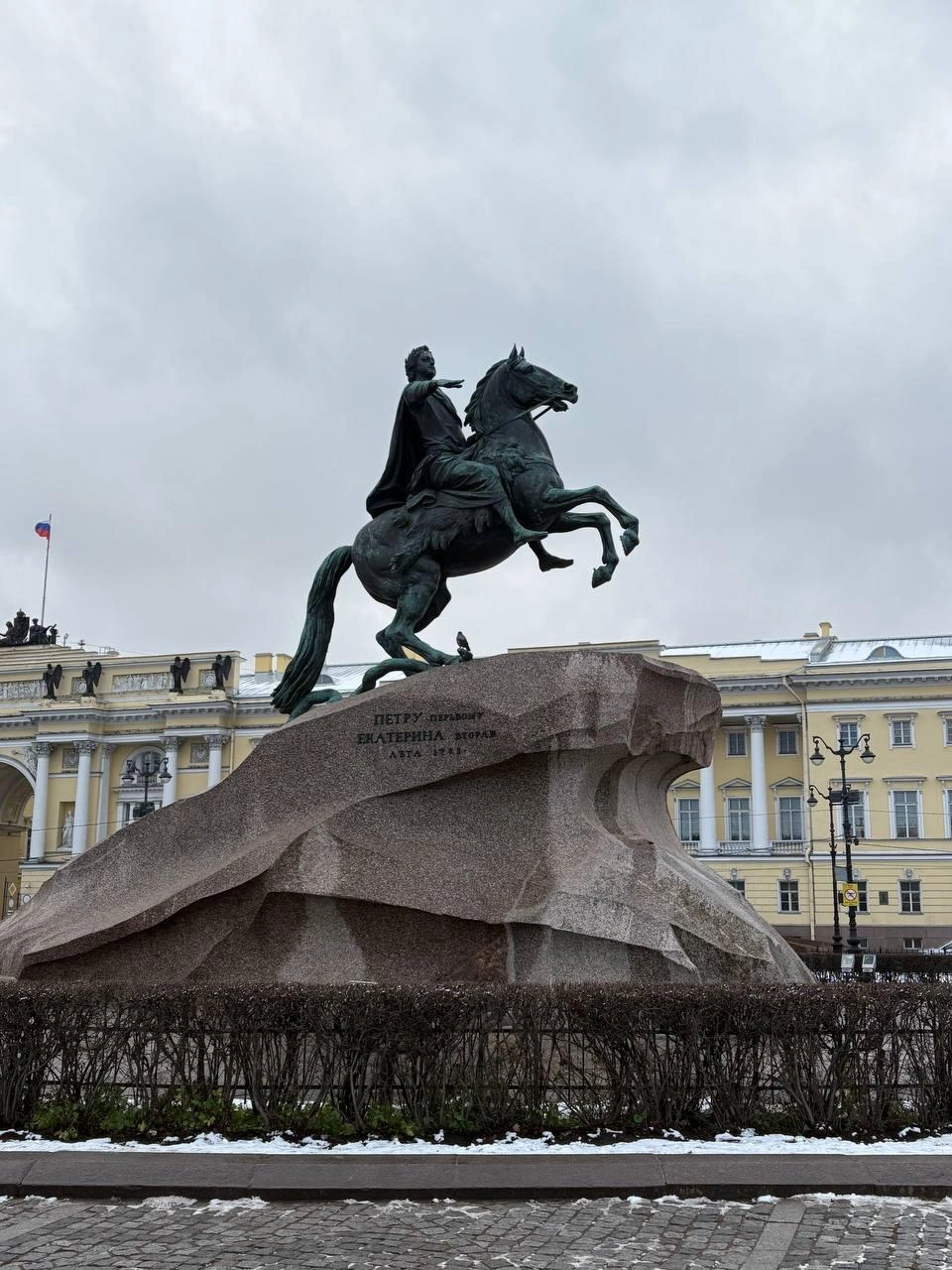 В Питере много памятников  | Источник: Мария Токмакова 