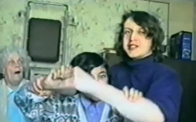 Пичушкин во время семейного праздника | Источник: «Родители чудовищ» / ntv.ru