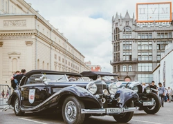 По Москве с ветерком: ралли классических автомобилей L.U.C Chopard