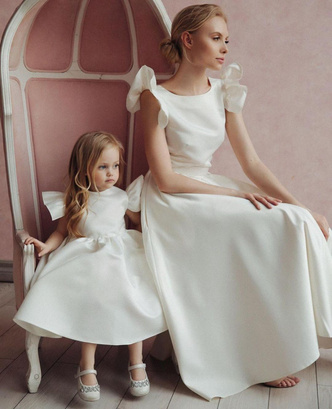 Family look: бренды, которые шьют одежду для мам и дочек