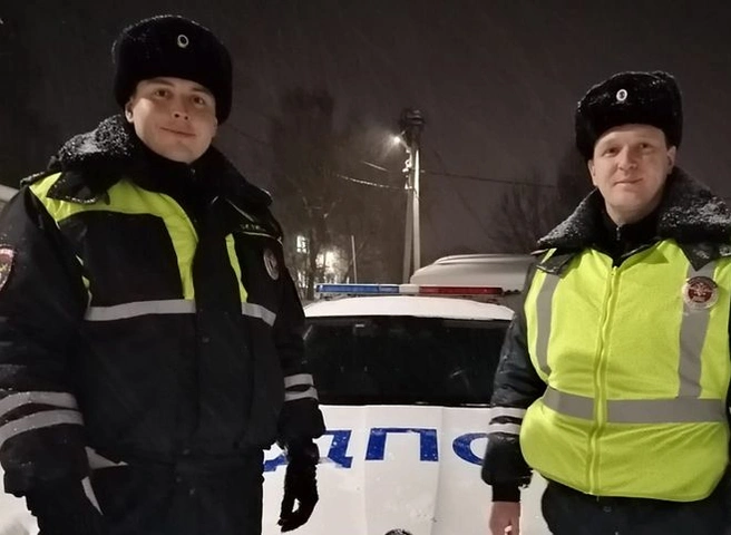Рязанские полицейские доставили в больницу ребенка, которому требовалась медпомощь | ya62.ru