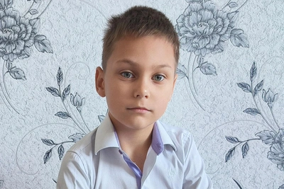 Петербургскому мальчику нужны слуховые аппараты