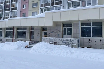 Жители Нягани страдают от заброшенных помещений