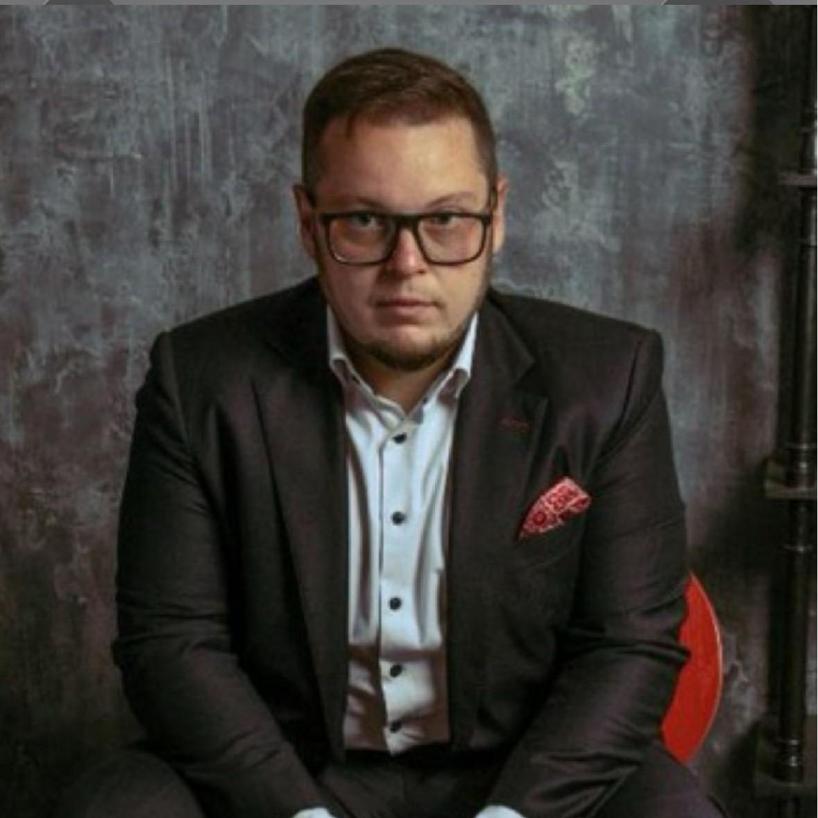 <p>Антон Шапарин</p>
