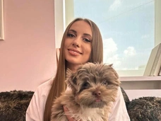 «Не с „Вайлдберриз“»: Виктория Складчикова получила в подарок от мужа «Порш» за 20 миллионов
