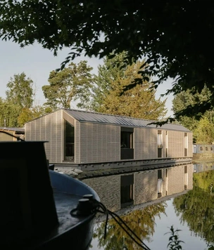 Плавучий дом в Лондоне: как сделать жизнь на канале удобной