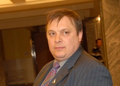 Разин снова проиграл умершему Шатунову и не сможет распоряжаться хитами «Ласкового мая»
