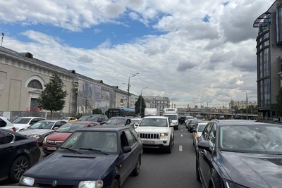 Километровые пробки в центре Москвы из-за перекрытий полиции