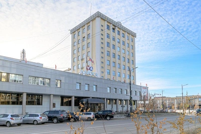 Суд взыскал компенсацию за травму пенсионера в Якутске