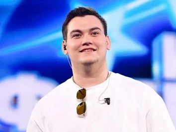 Сын Михаила Круга сделал предложение девушке, которую нашел на шоу «Давай поженимся!»
