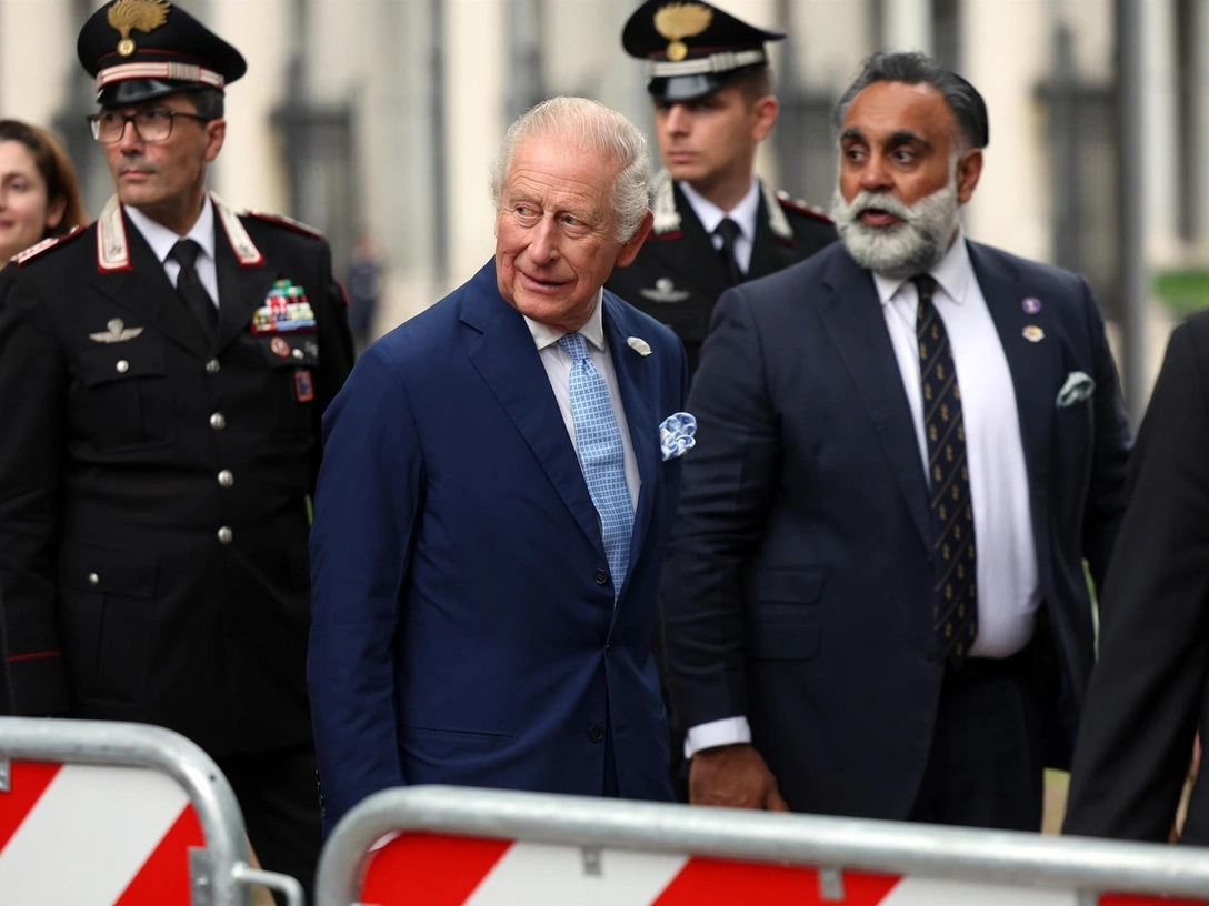 Карл III сильно изменился: придворные говорят о странных переменах в характере короля | marieclaire.ru