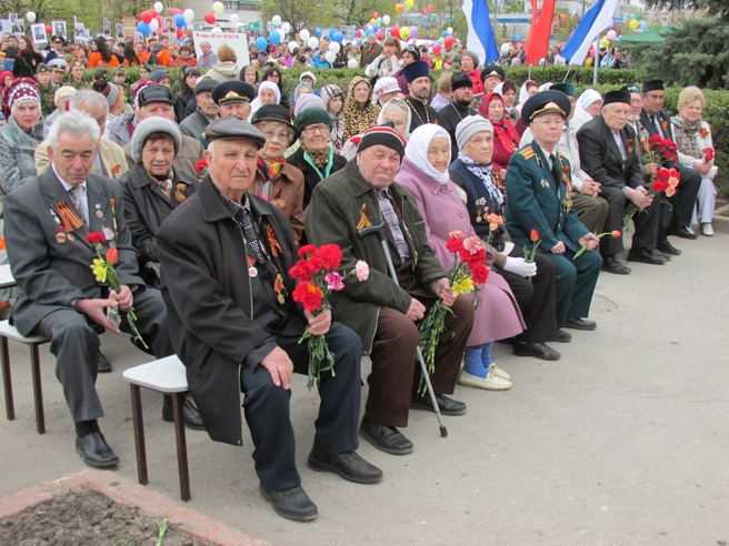В Ульяновской области ветеранам вручили юбилейные медали к 80-летию Победы | Источник: Дмитрий Сильнов / 173. RU