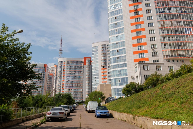 В Красноярске нет регламента, который запретил бы какой-либо цвет на фасадах домов | Источник: Мария Ленц / NGS24.RU