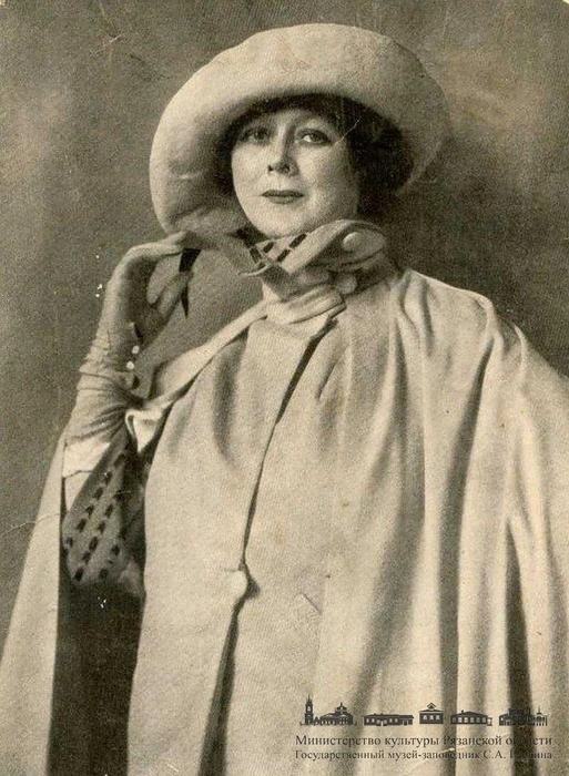 На этом фото американская танцовщица Айседора Дункан — вторая жена Есенина, с которой он прожил два года и колесил по разным странам. Детей у творческой пары не было | Источник: Государственный музей-заповедник С. А. Есенина / «ВКонтакте»