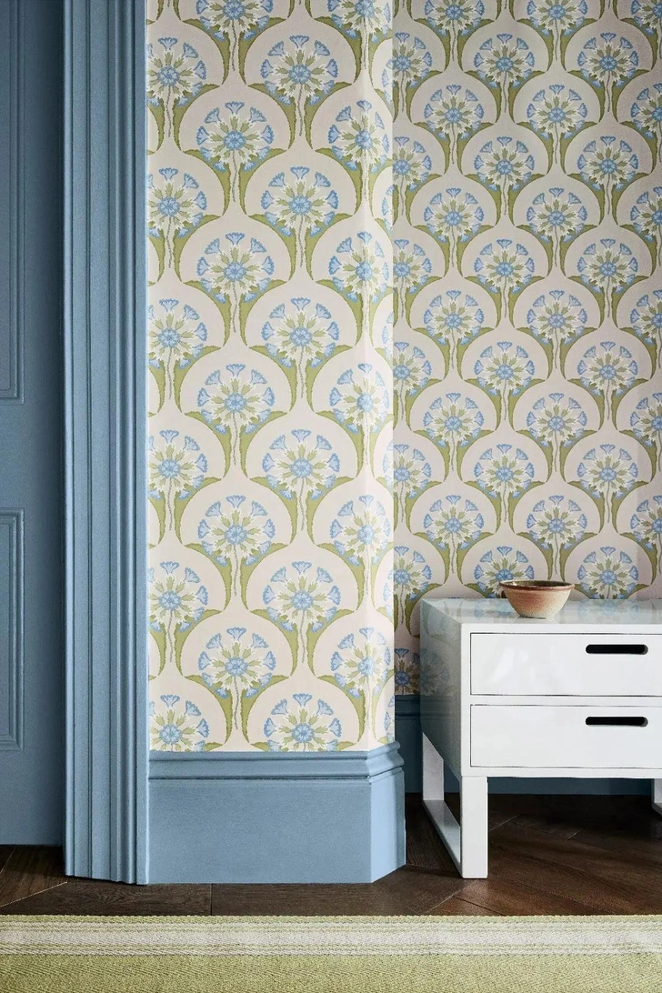 Флизелиновые обои Hencroft из коллекции National Trust Papers, Little Greene. | Источник: manders.ru