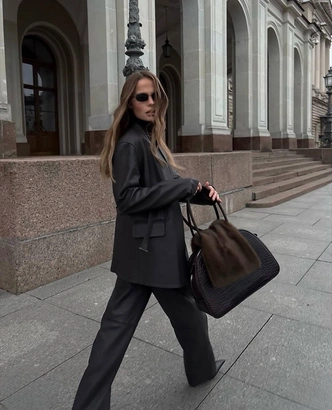 Сумка, в которую поместится все, что нужно этой зимой: 9 лучших макси-моделей от российских брендов Сумка, в которую поместится все, что нужно этой зимой: 9 лучших макси-моделей от российских брендов