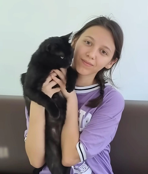 Яна поддерживала парня и помогала ему во всем