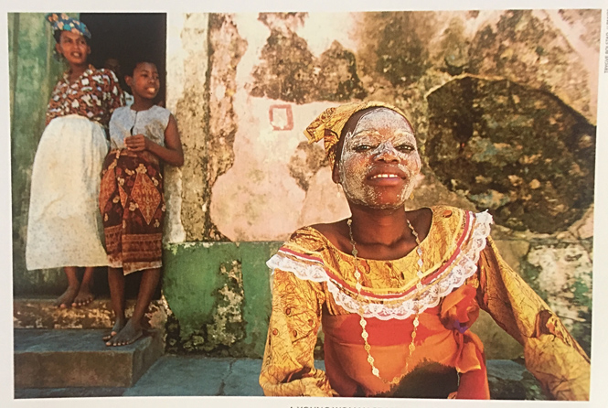 Фото №1 - Маска «муссиро», или Почему в Мозамбике женщины прекрасны