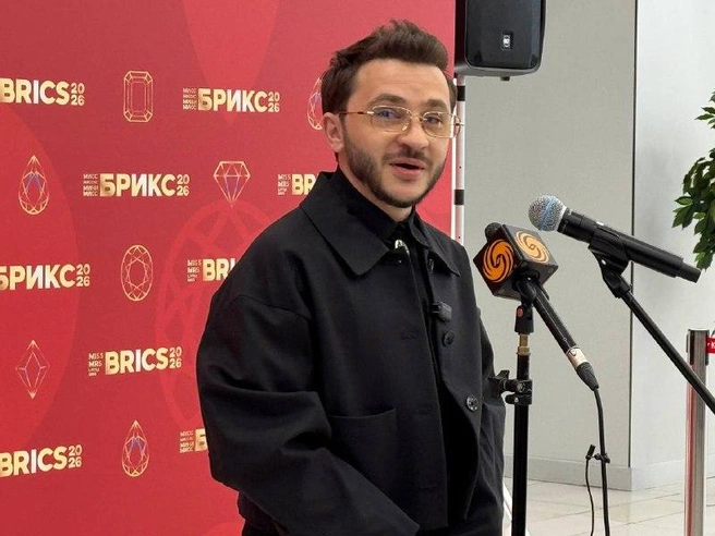 Эльдар Джарахов не стал комментировать статус своих отношений с певицей Моной | Источник: Анастасия Харитонова / MSK1.RU
