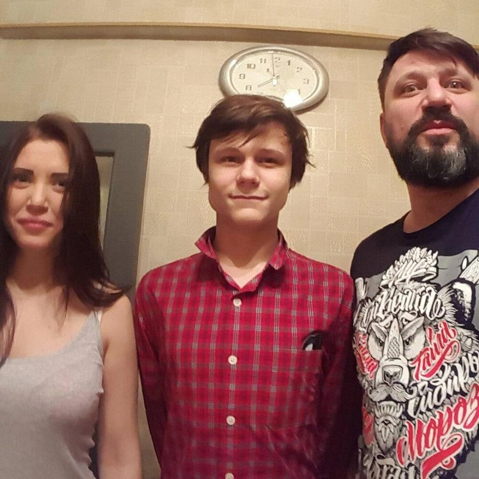 Виктор Логинов с дочкой Анной и сыном Дмитрием | Источник: loginov_victor / Instagram.com*