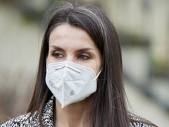 48-летняя королева Летиция перестала скрывать седину