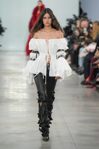 Blumarine aw25/26 | Источник: IPAW/Legion Media