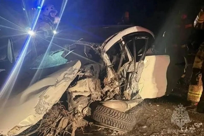 Car collides with bus on highway in Tyumen Region, driver dies