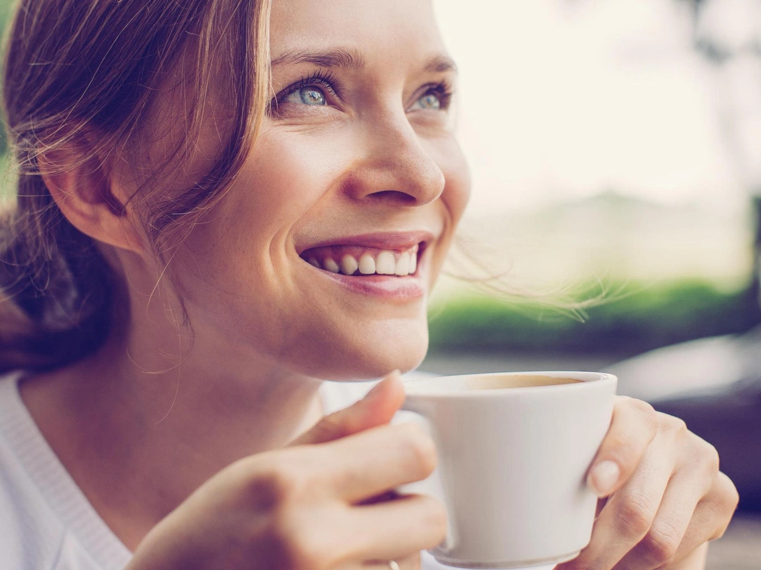 Свернут горы: 8 черт внешности, которыми обладают только люди с высокой самооценкой | marieclaire.ru