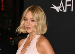 Диета Сидни Суини: как актриса вернула форму всего за два месяца после тяжелых съемок