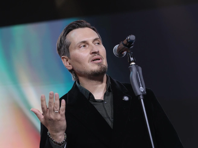 Собственник «Июль авто» Антон Королик признался, что компания четыре года пыталась бороться за статуэтку. В этом году все получилось! | Источник: Владислав Лоншаков / E1.RU
