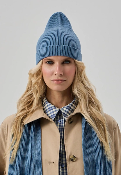 Шапки, береты и кепки: самые модные головные уборы зимы 2025/26 Шапки, береты и кепки: самые модные головные уборы зимы 2025/26