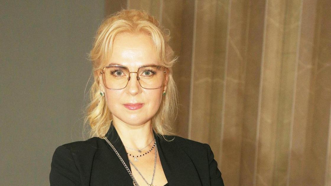 Жалаңаш Нина Силакова Жалаңаш Нина Силакова