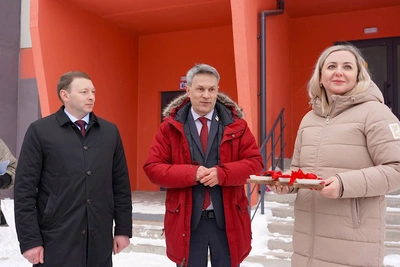 Новгородским врачам вручили ключи от служебного жилья