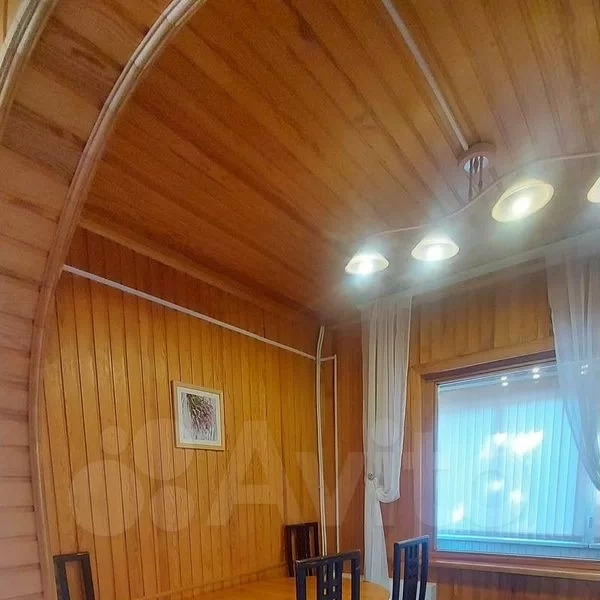 Обстановка спартанская, но все необходимое тут есть | Источник: Avito.ru