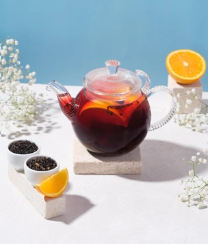 Рецепт дня: пряный чай масала с апельсином и смородиной