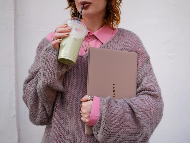 Как найти баланс в эпоху бесконечных дедлайнов: неделя с ультрапортативным ноутбуком | marieclaire.ru