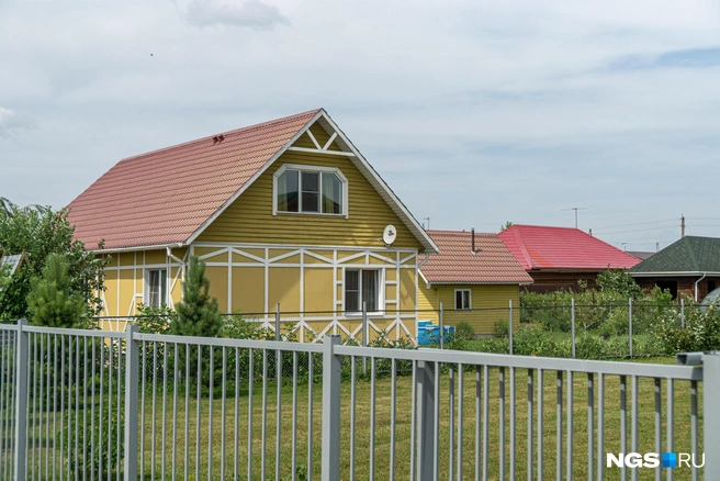Пермяки стали чаще строить частные дома&nbsp;— такой тренд экономисты видят и по всей России | Источник: Александр Ощепков / NGS.RU