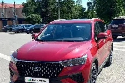 В Сызрани продают редкую бордовую Lada X-Cross 5