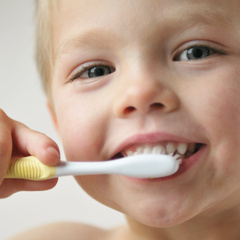 Нужно ли лечить молочные зубы и как уберечь их от кариеса